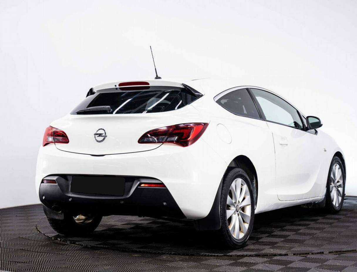 Opel Astra GTC, 2012 - Фото №5