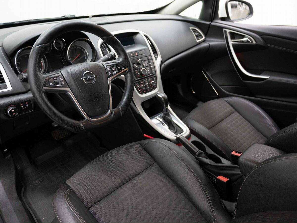 Opel Astra GTC, 2012 - Фото №6