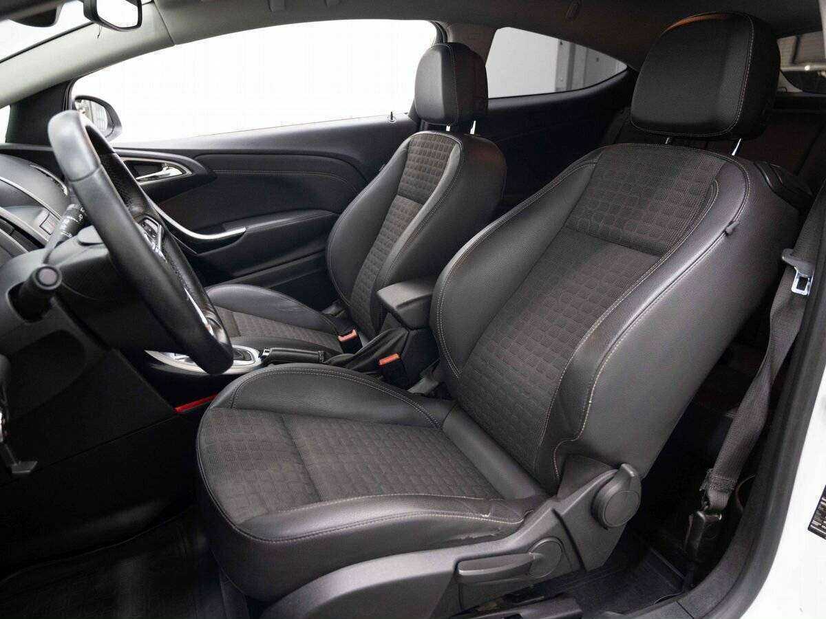 Opel Astra GTC, 2012 - Фото №7