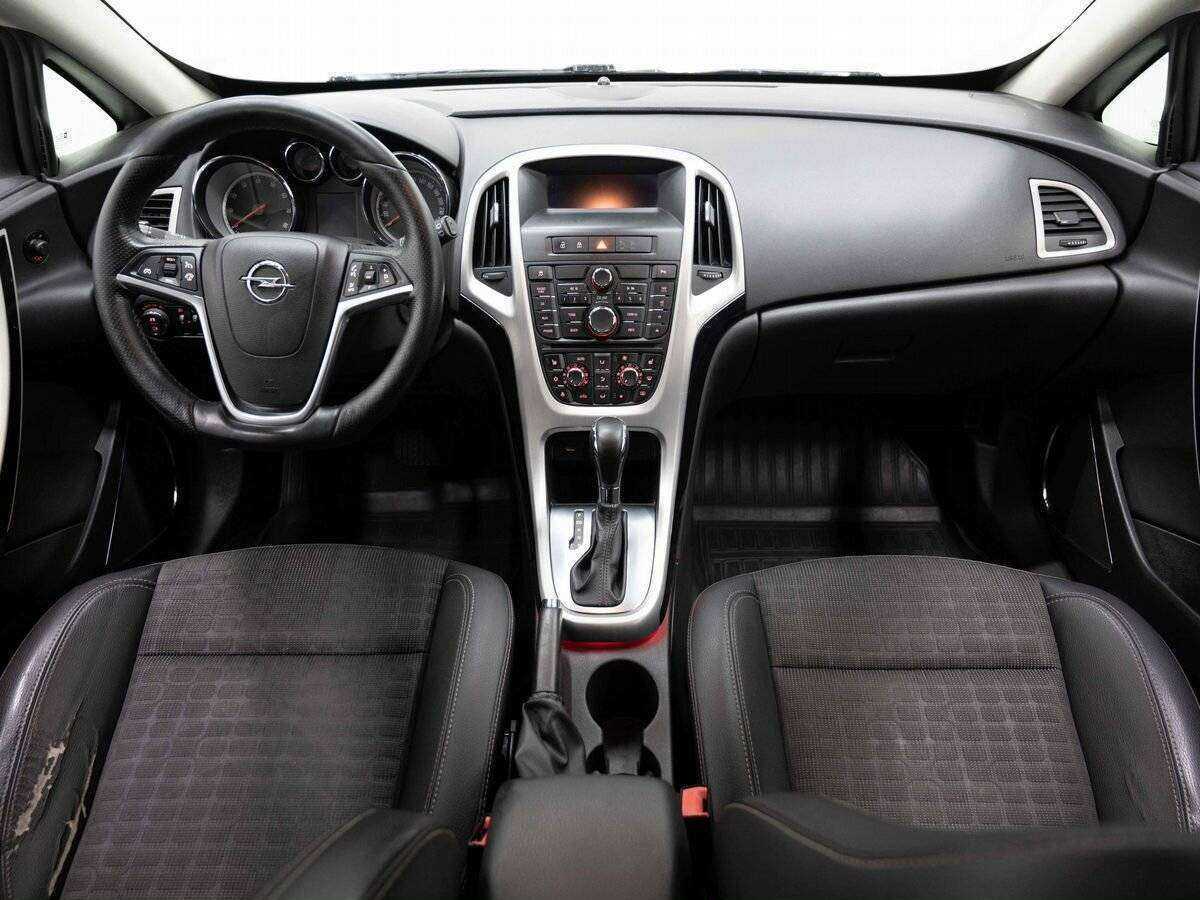 Opel Astra GTC, 2012 - Фото №11