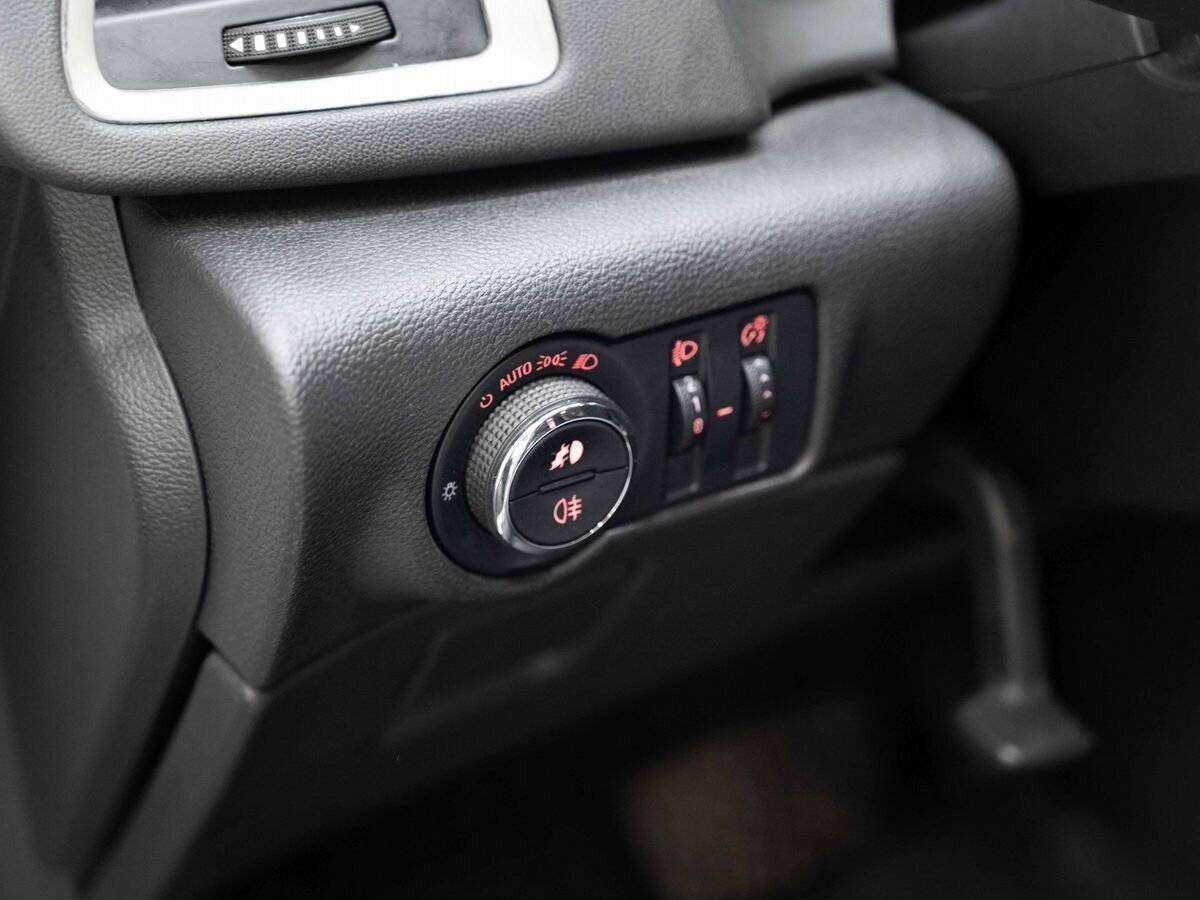 Opel Astra GTC, 2012 - Фото №16