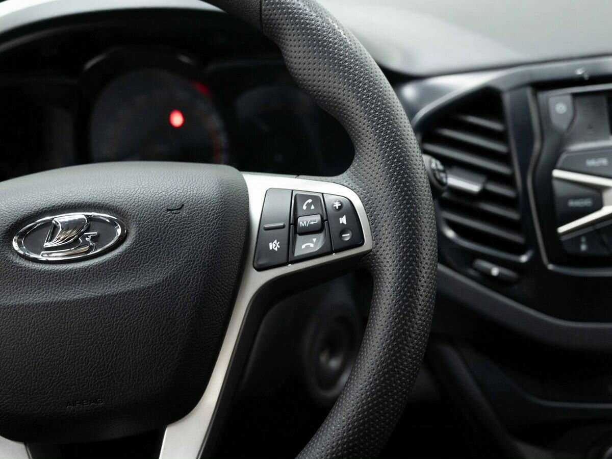 Lada (ВАЗ) Vesta SW, 2020 - Фото №15