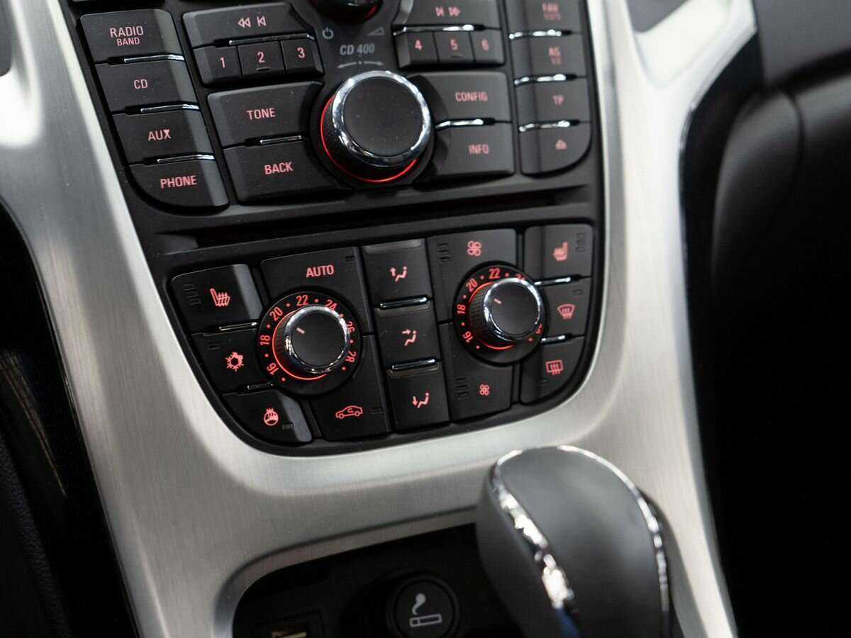 Opel Astra GTC, 2012 - Фото №9