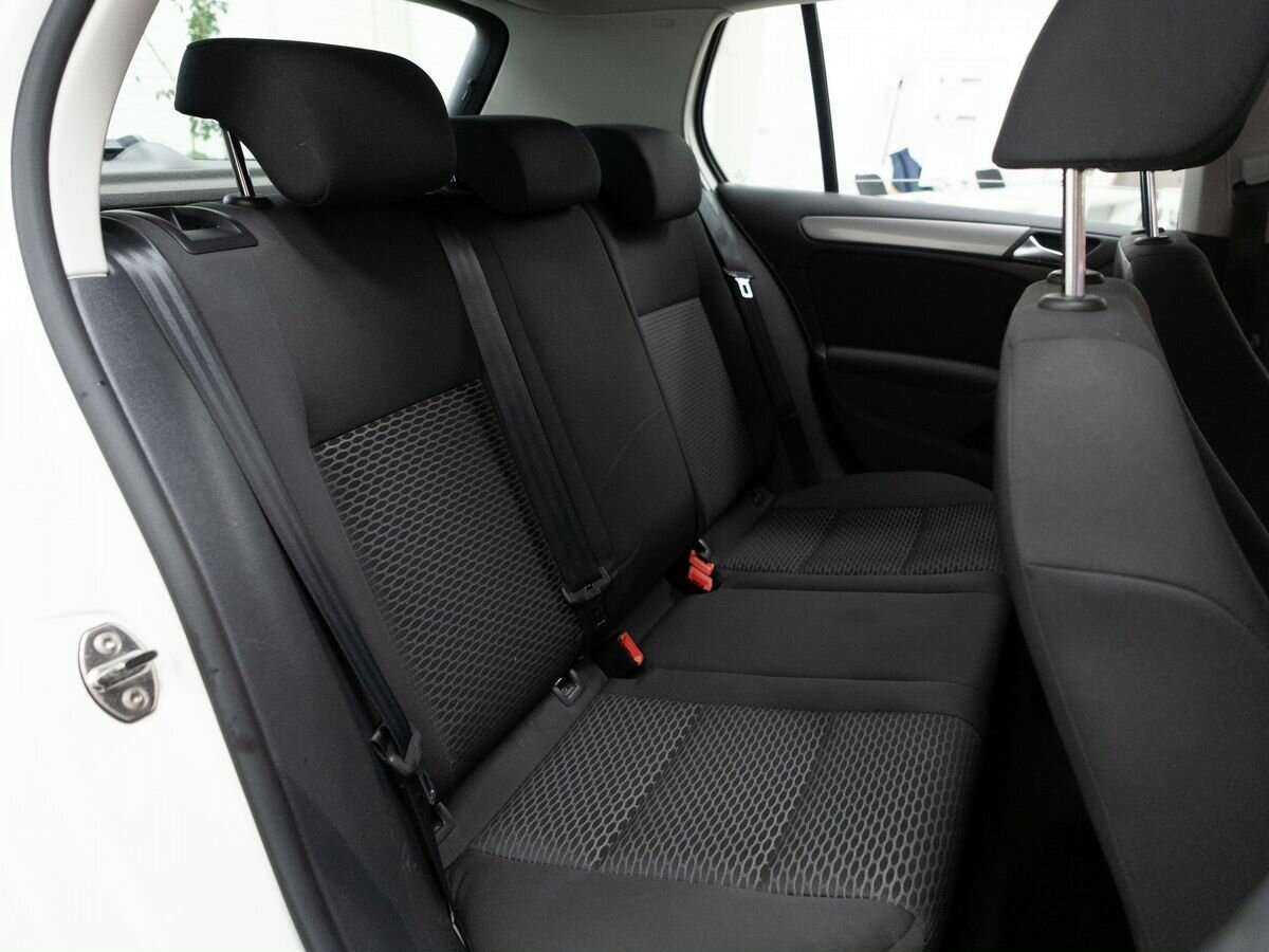 Volkswagen Golf, 2012 - Фото №8