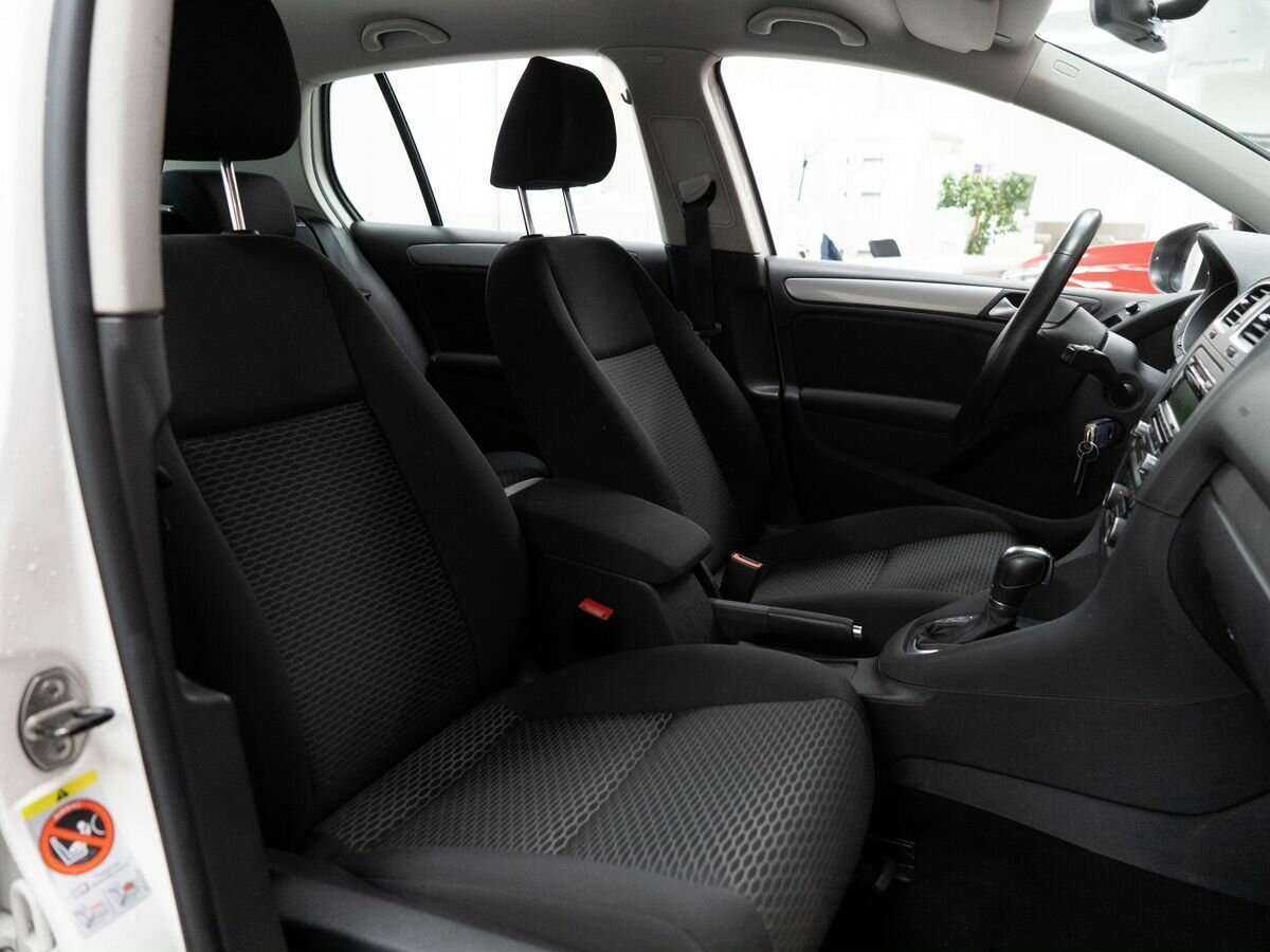 Volkswagen Golf, 2012 - Фото №9