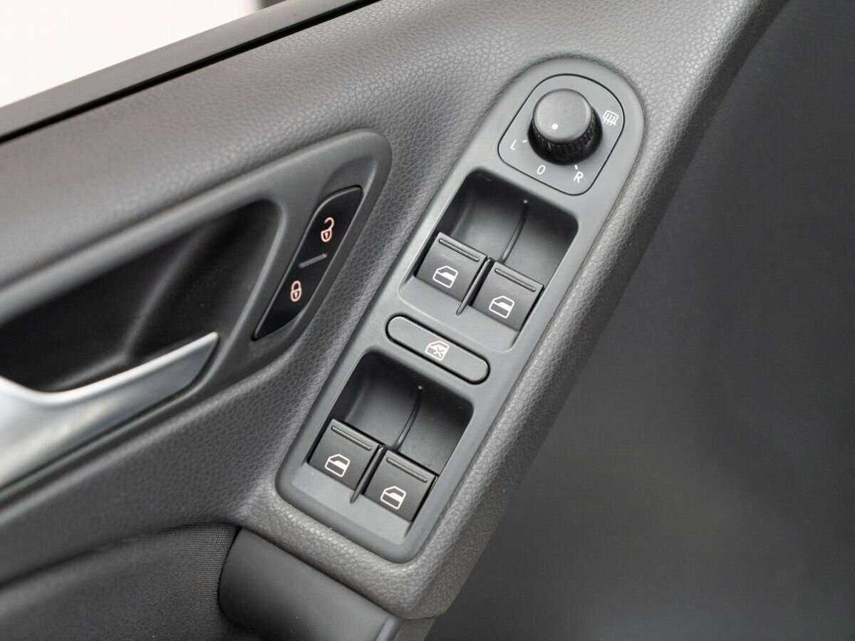 Volkswagen Golf, 2012 - Фото №13