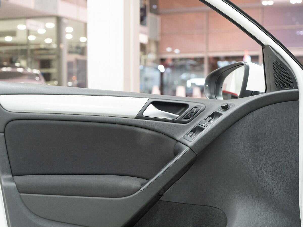 Volkswagen Golf, 2012 - Фото №14