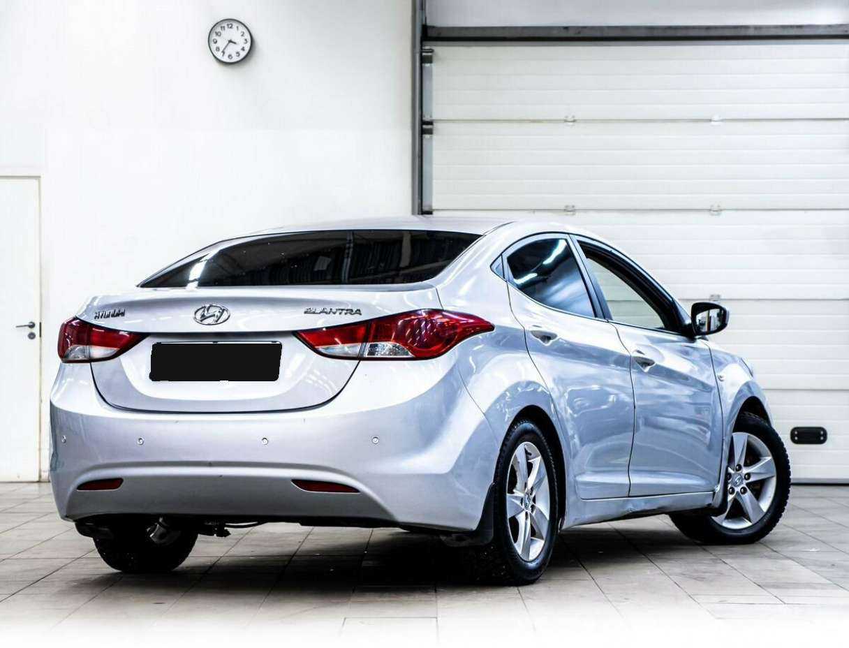 Hyundai Elantra, 2012 - Фото №2