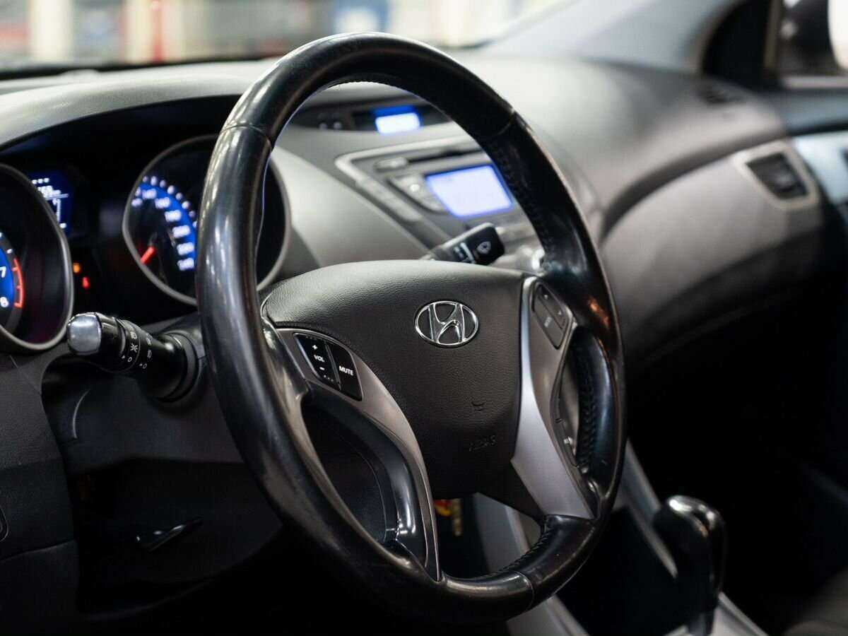 Hyundai Elantra, 2012 - Фото №4
