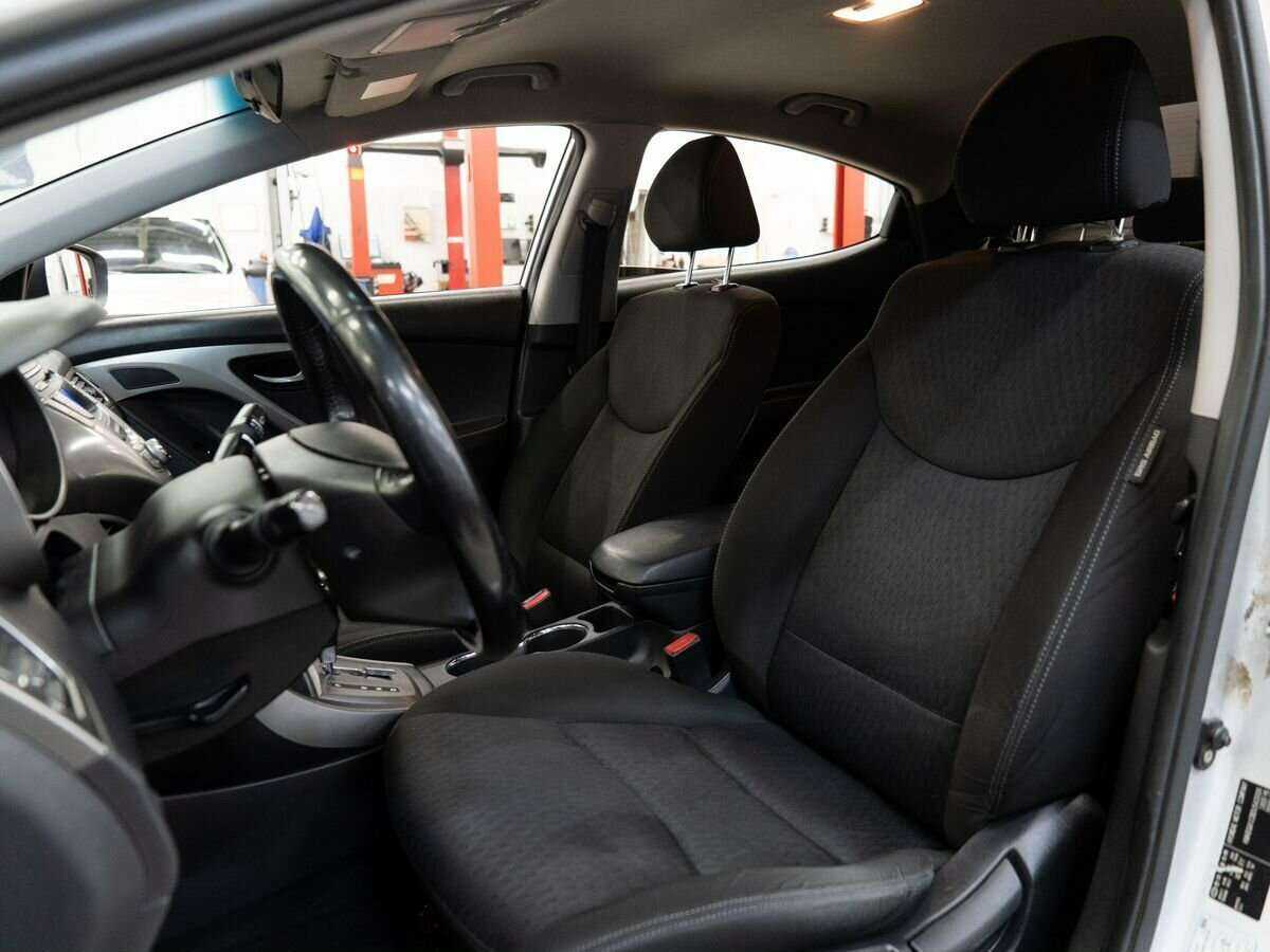 Hyundai Elantra, 2012 - Фото №5