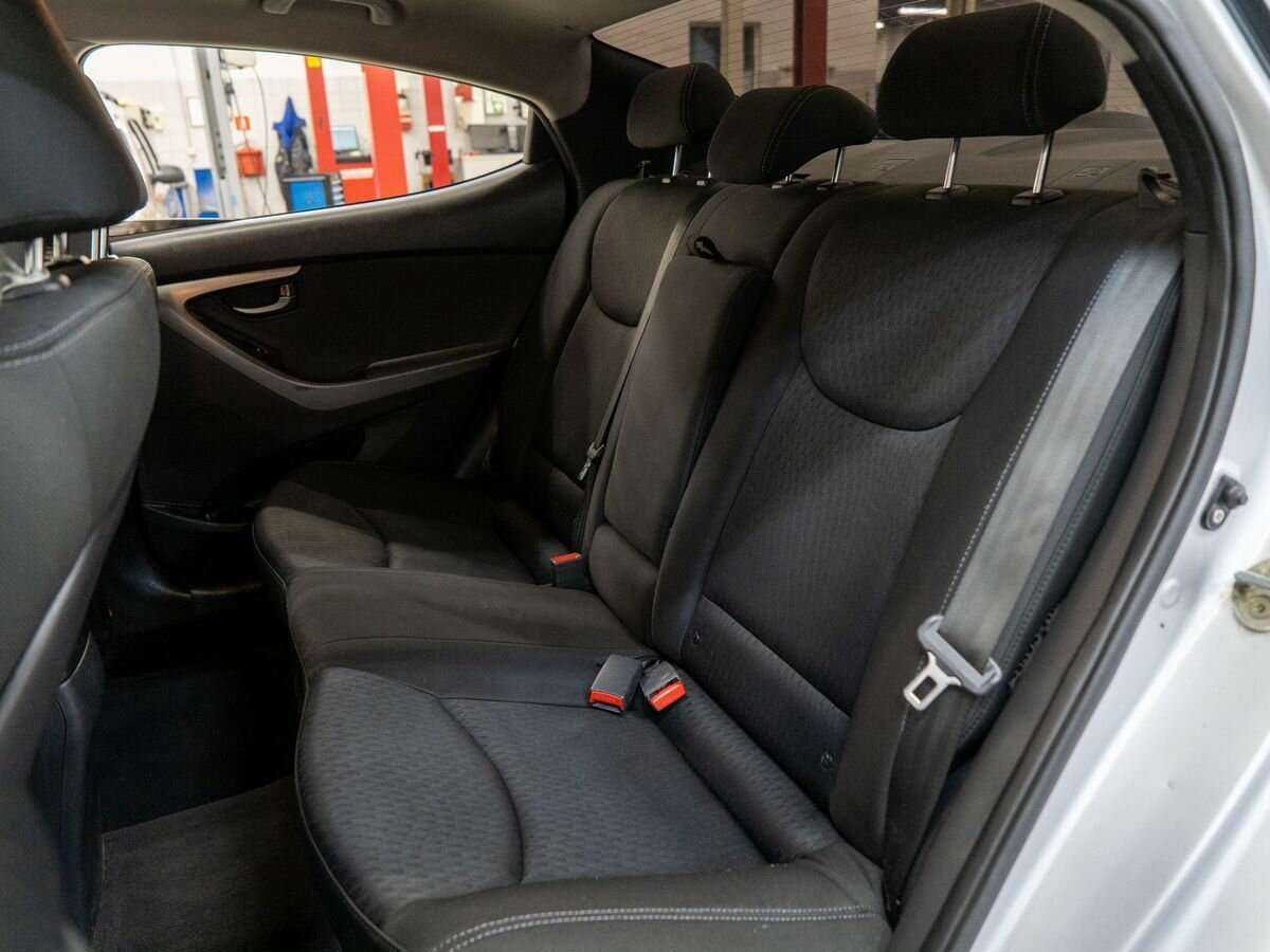 Hyundai Elantra, 2012 - Фото №6