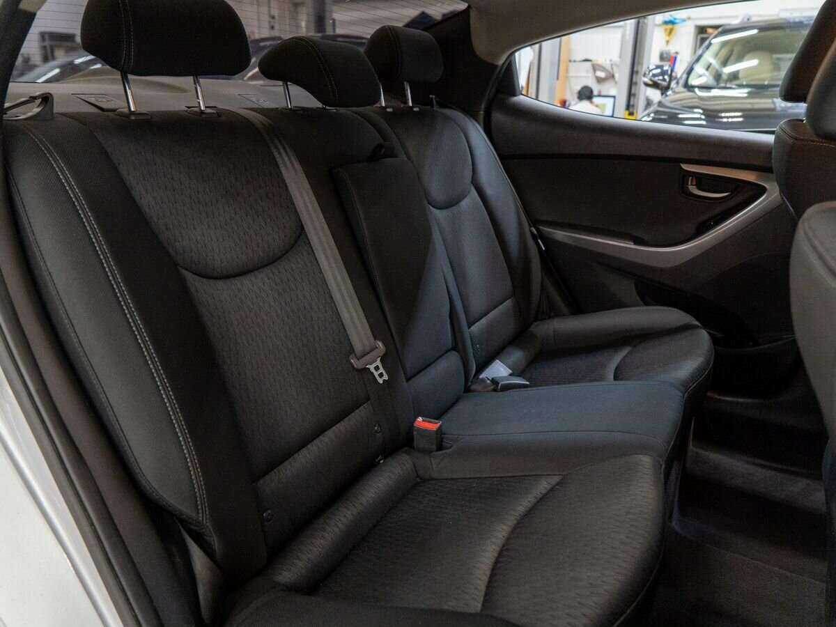 Hyundai Elantra, 2012 - Фото №7