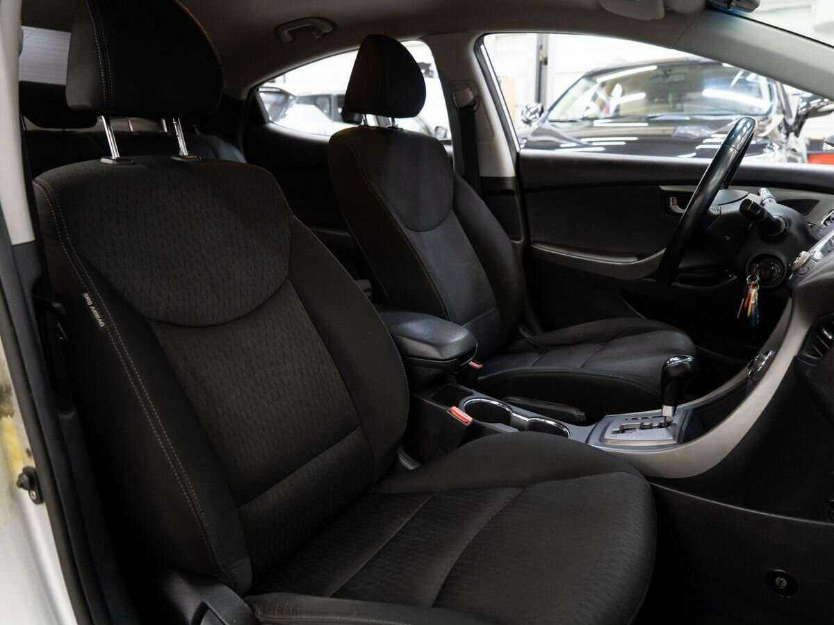 Hyundai Elantra, 2012 - Фото №8