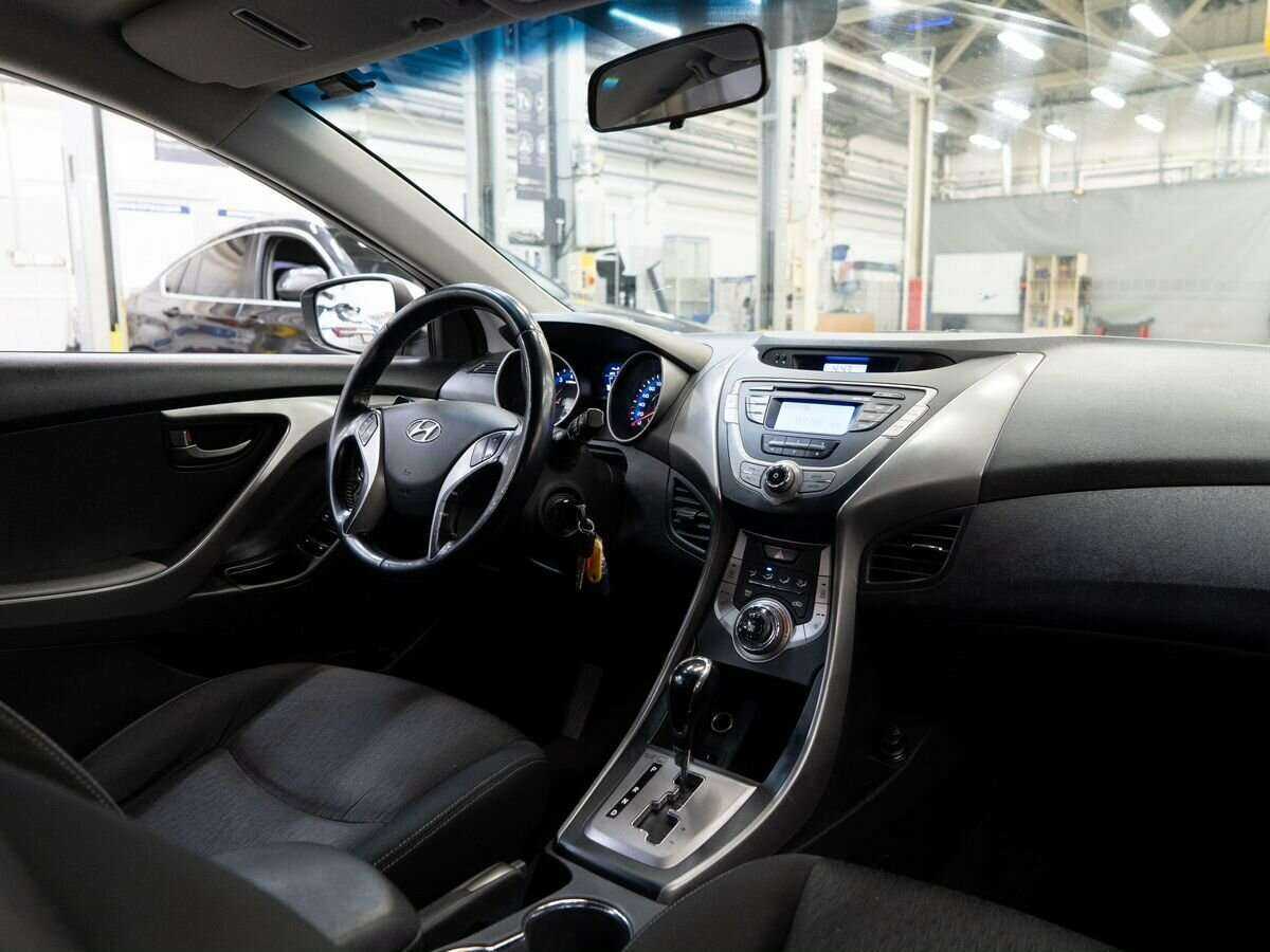 Hyundai Elantra, 2012 - Фото №15