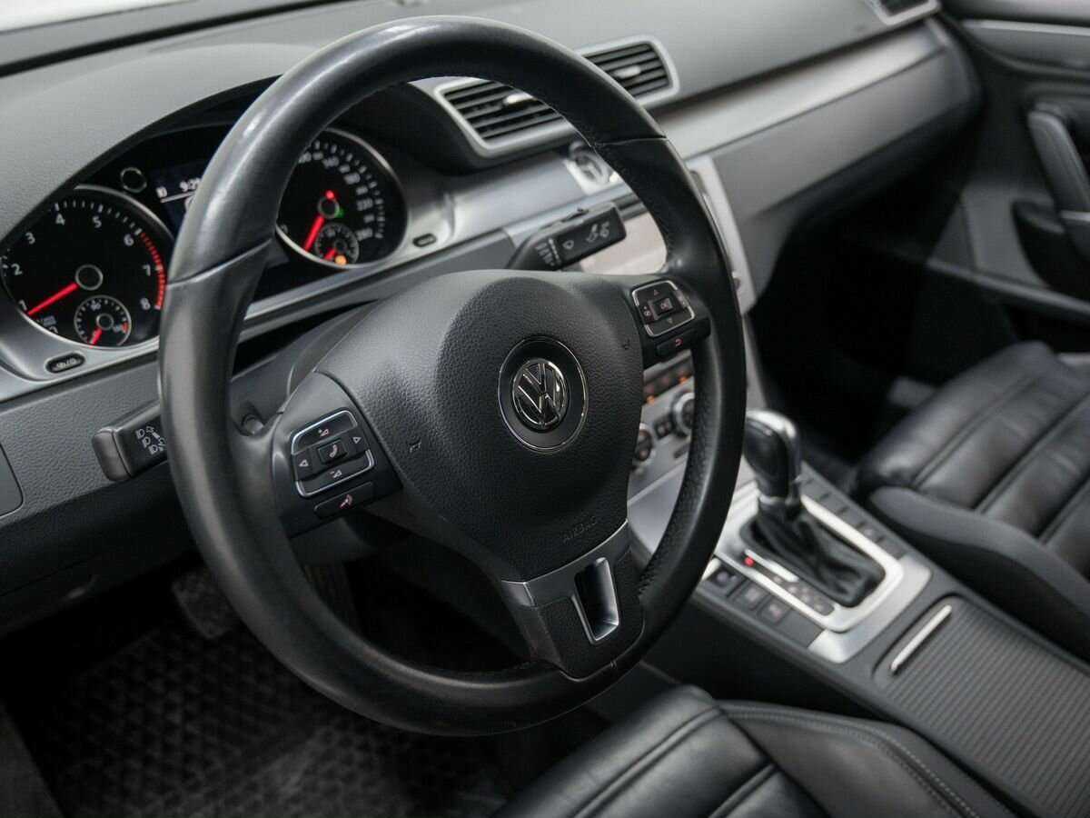 Volkswagen Passat CC, 2012 - Фото №17