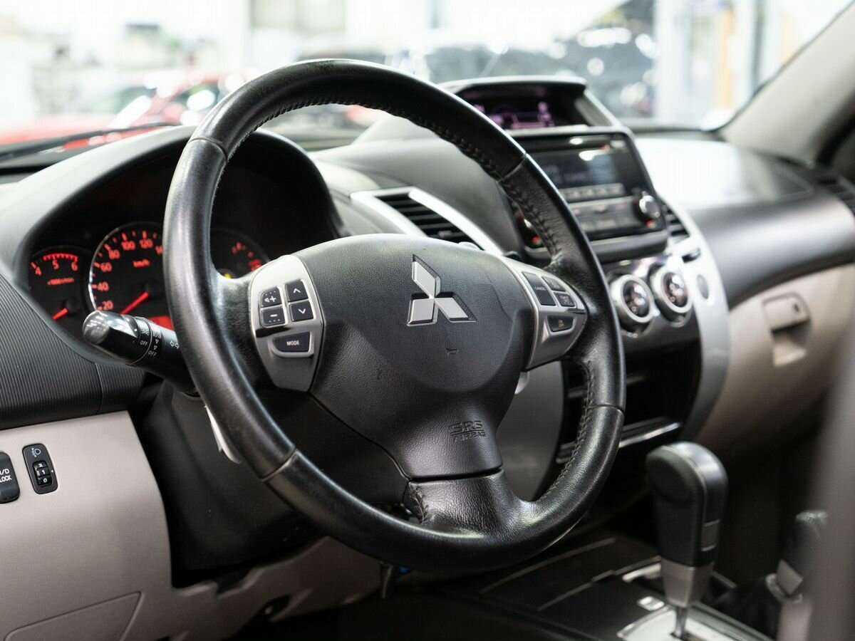 Mitsubishi Pajero Sport, 2014 - Фото №4