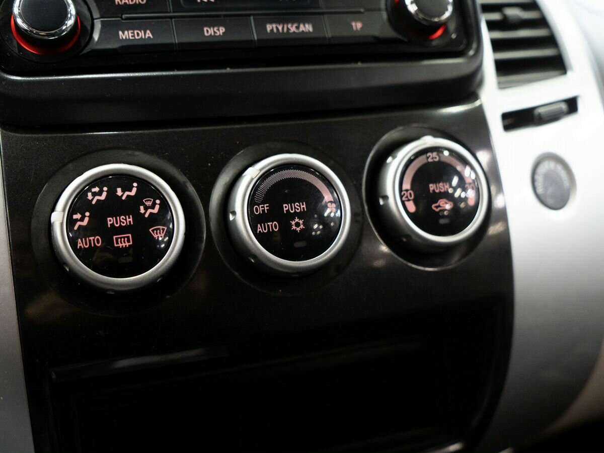 Mitsubishi Pajero Sport, 2014 - Фото №11