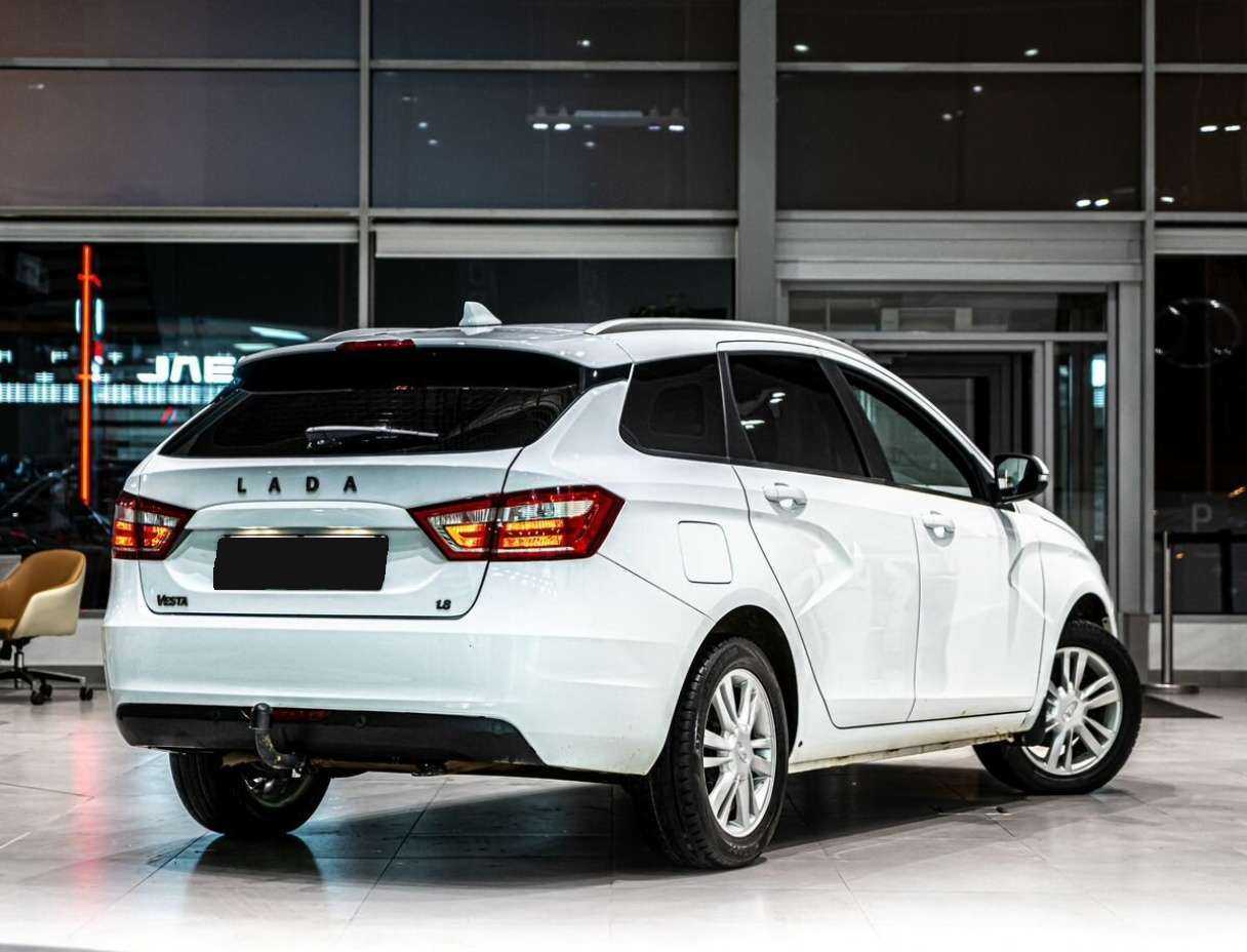 Lada (ВАЗ) Vesta SW, 2019 - Фото №2