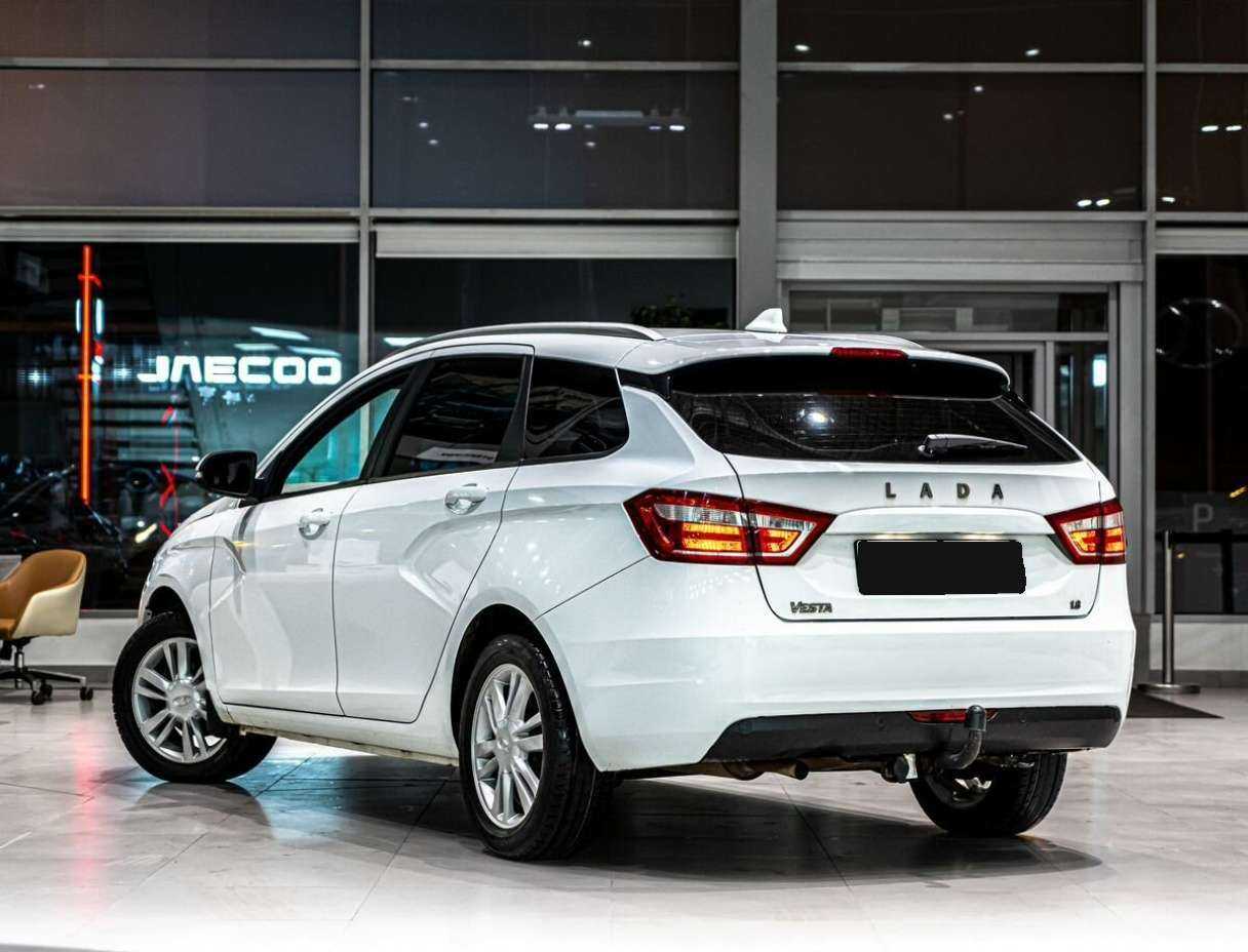 Lada (ВАЗ) Vesta SW, 2019 - Фото №3