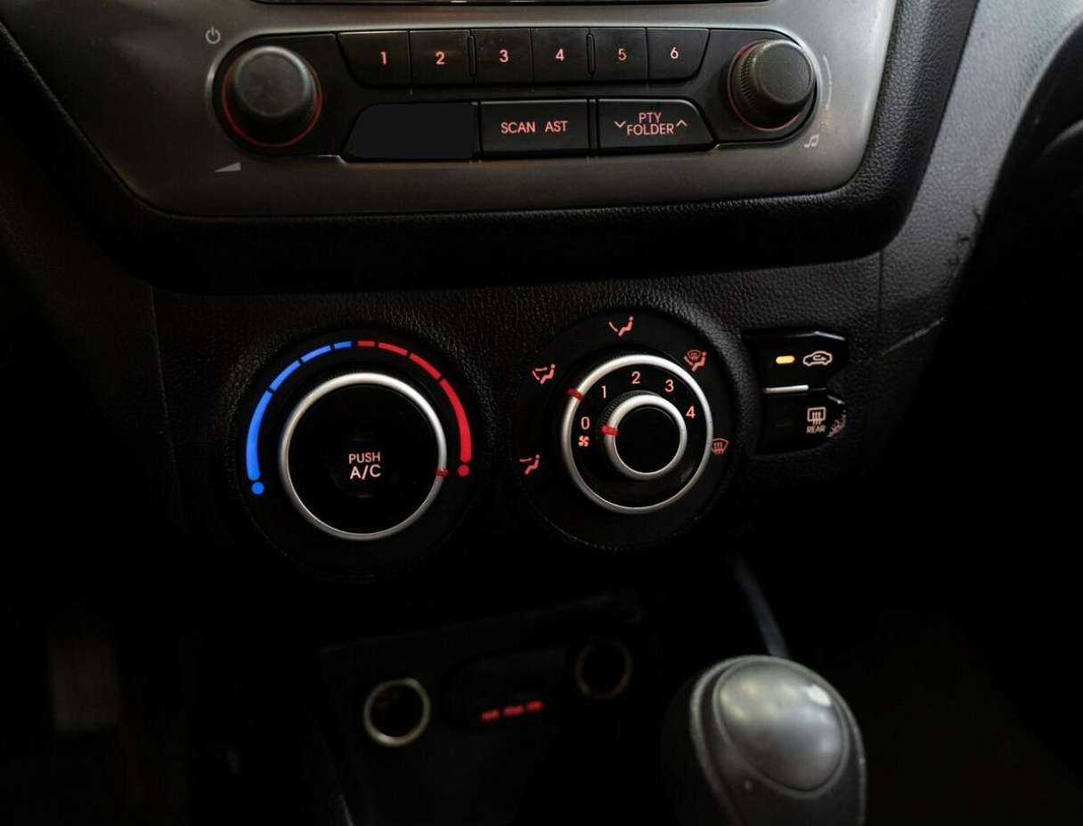 Kia Rio 4-speed, 2012 - Фото №11