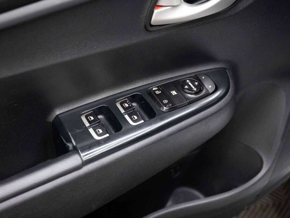 Kia Rio, 2018 - Фото №17