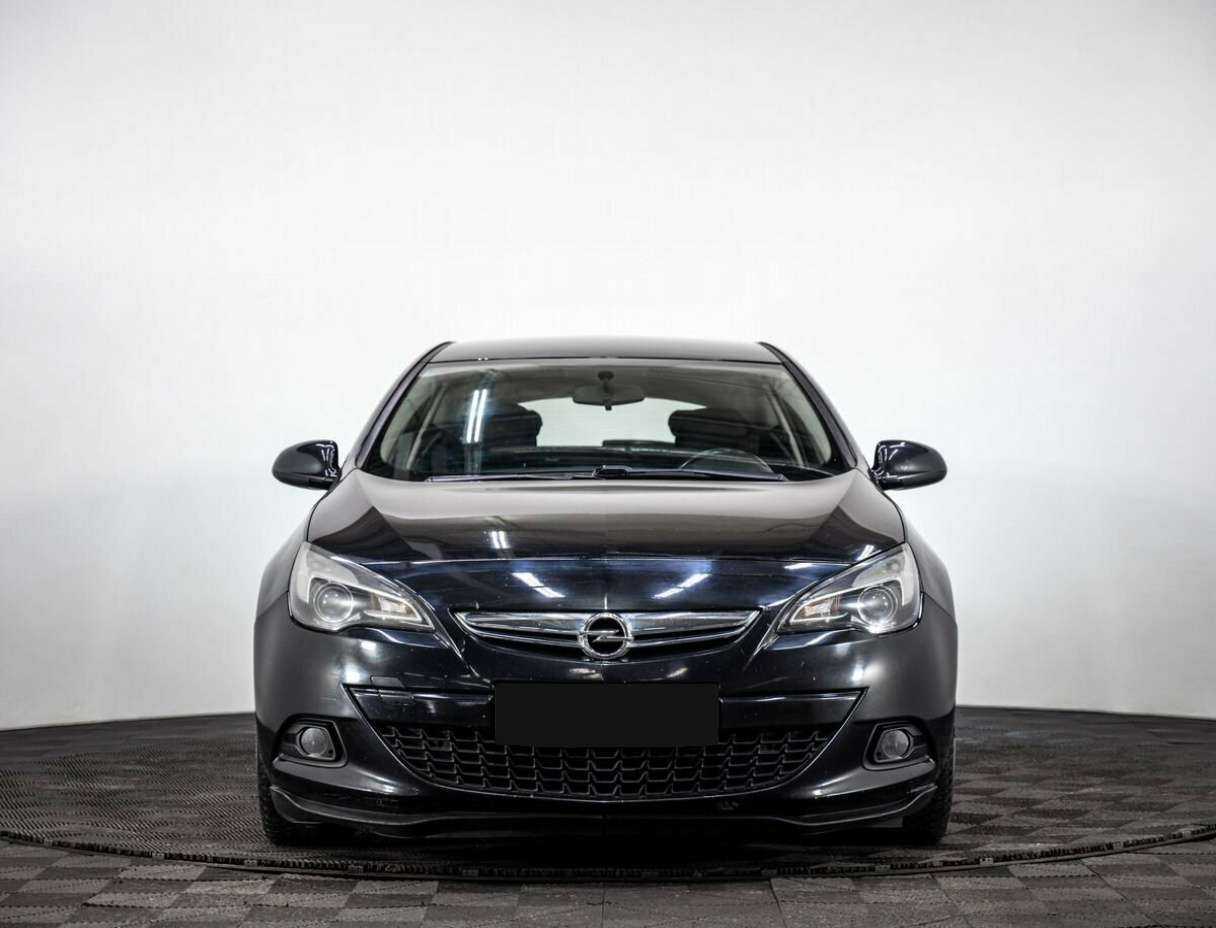 Opel Astra GTC, 2013 - Фото №1