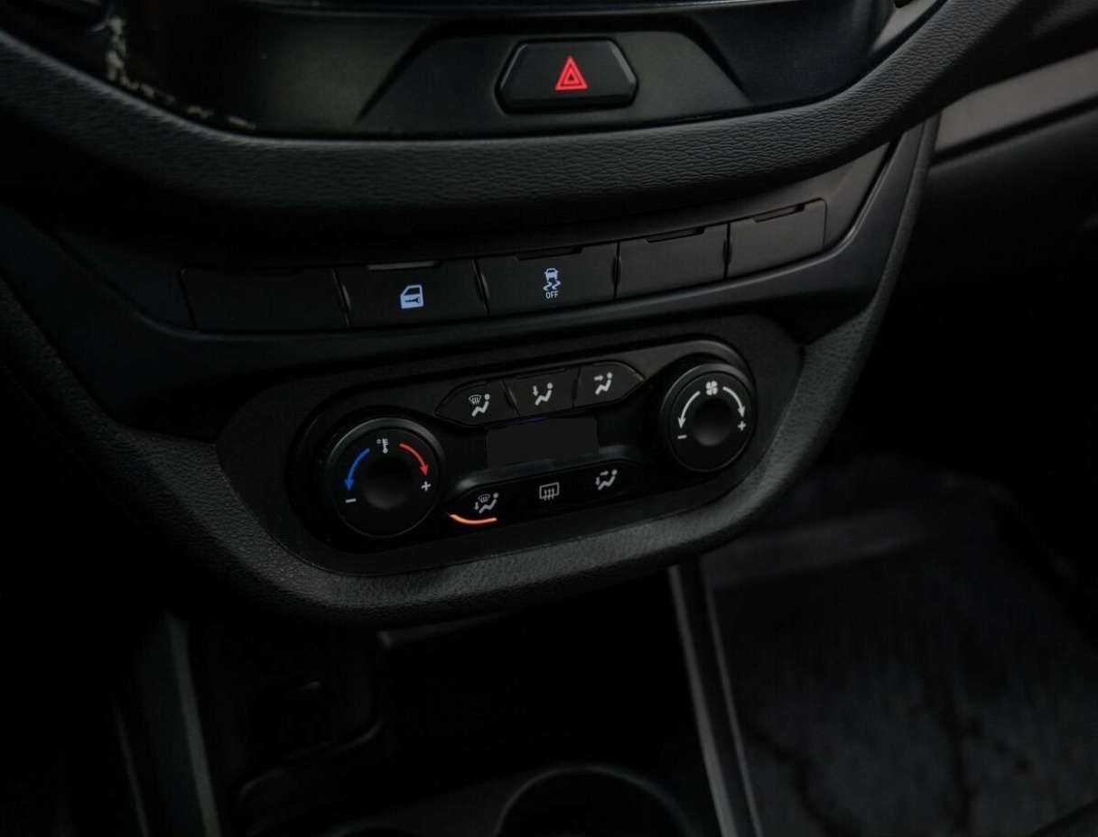 Lada (ВАЗ) Vesta, 2020 - Фото №15