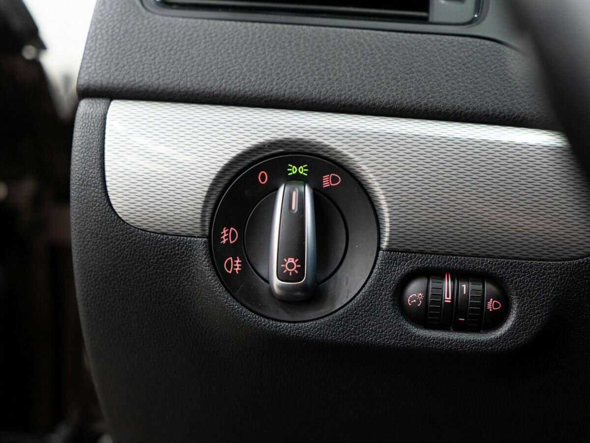 Volkswagen Jetta, 2016 - Фото №16