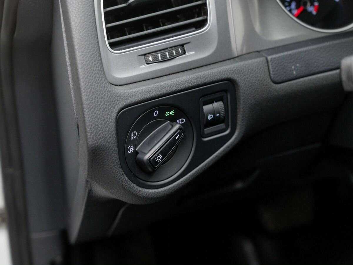 Volkswagen Golf, 2014 - Фото №17