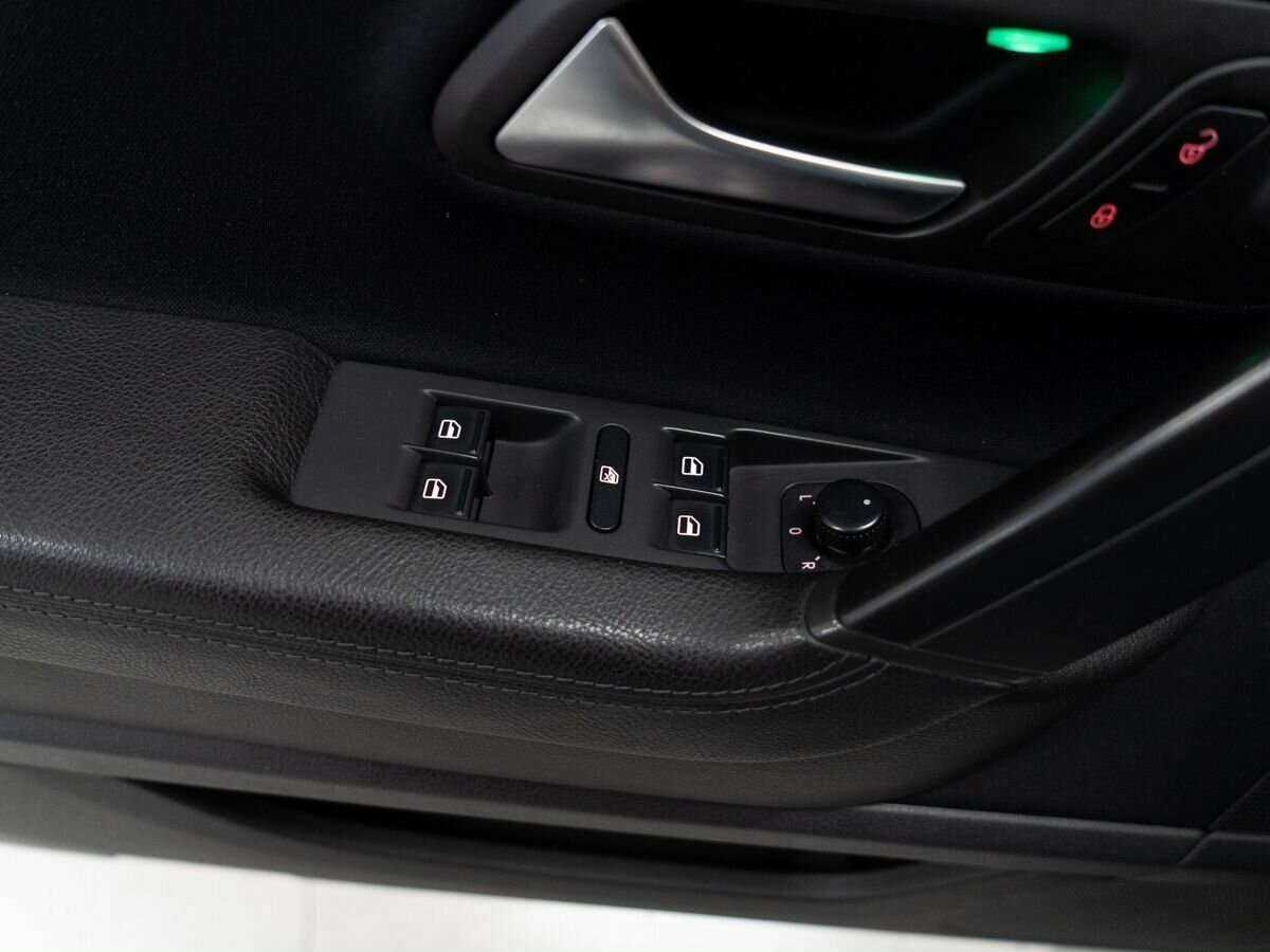 Volkswagen Passat CC, 2012 - Фото №13