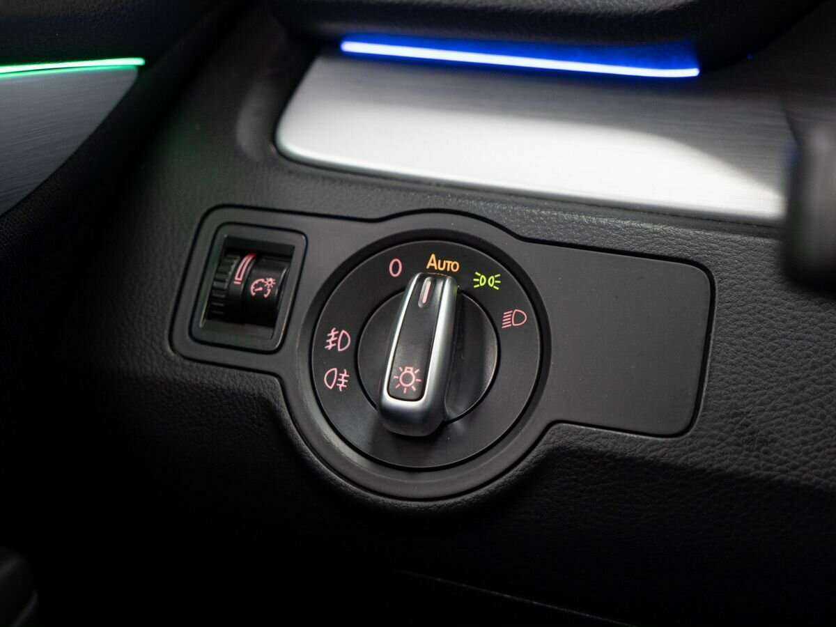 Volkswagen Passat CC, 2012 - Фото №15