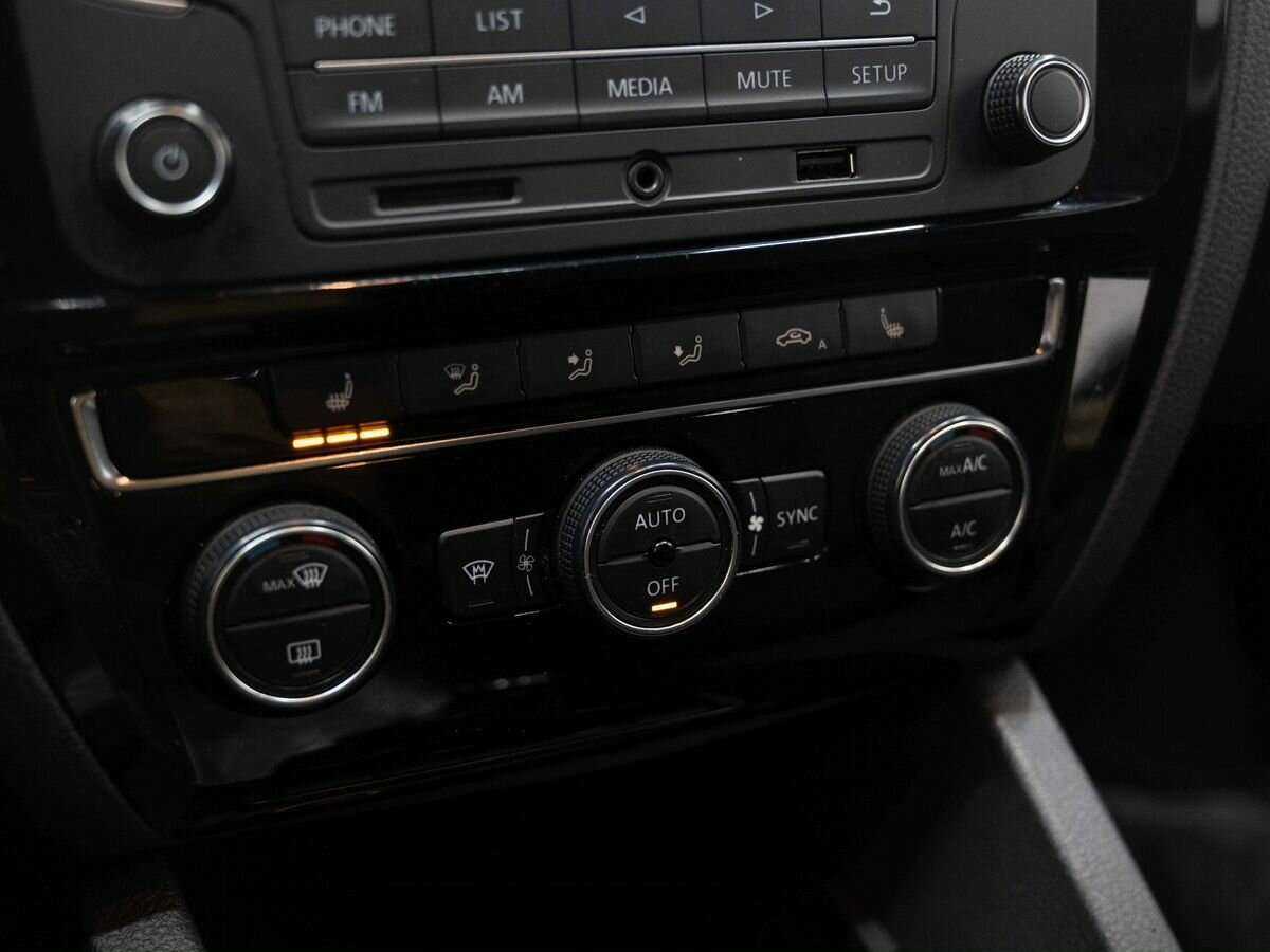 Volkswagen Jetta, 2016 - Фото №17