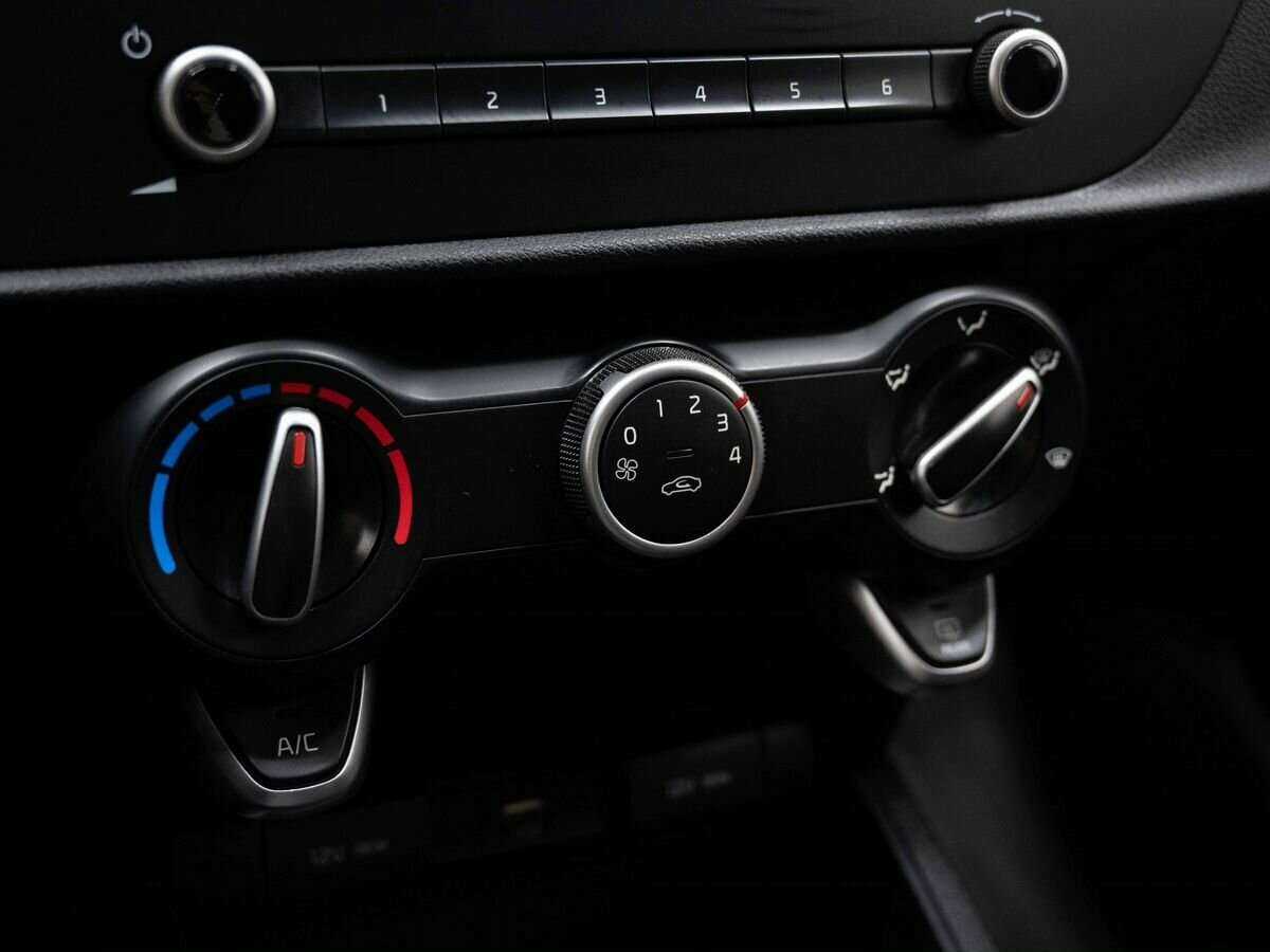 Kia Rio, 2022 - Фото №19