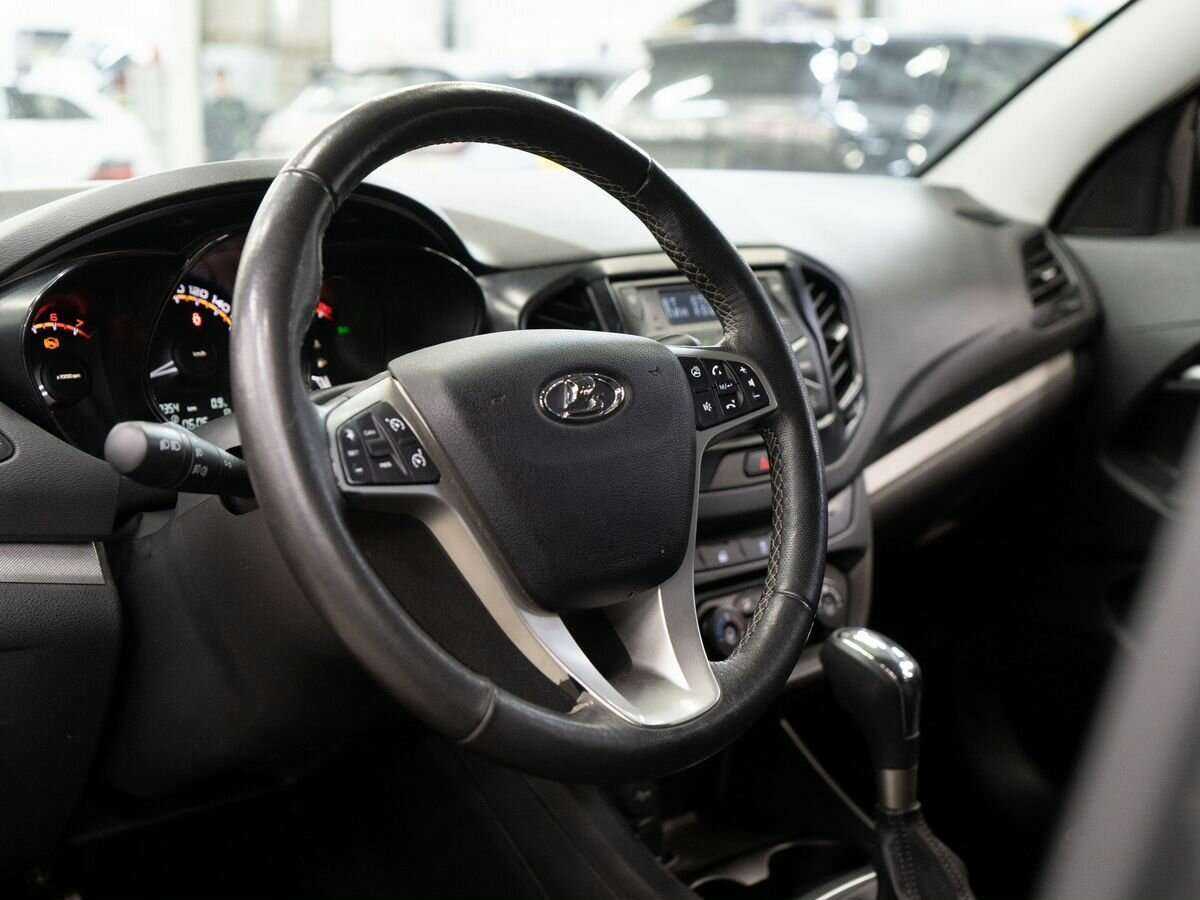 Lada (ВАЗ) Vesta SW, 2020 - Фото №4