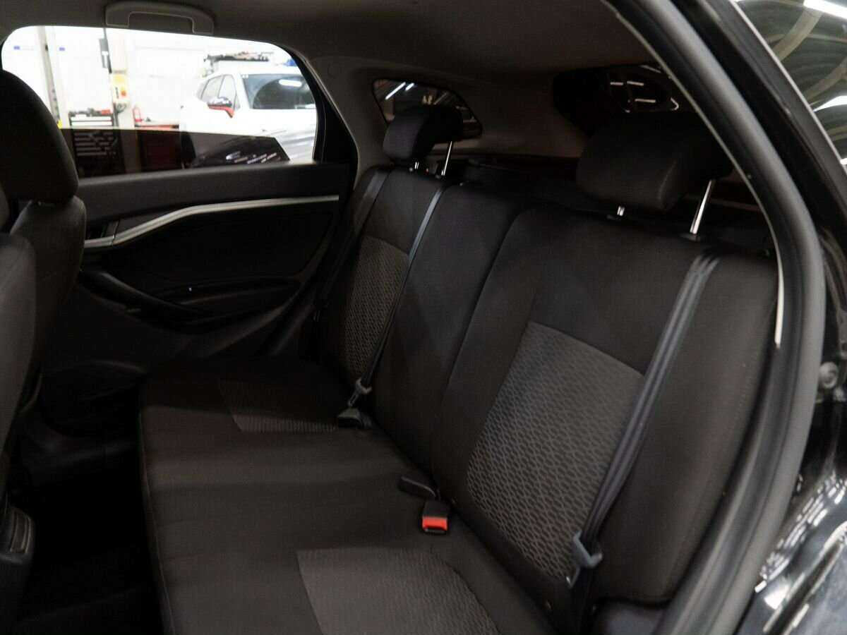 Lada (ВАЗ) Vesta SW, 2020 - Фото №6