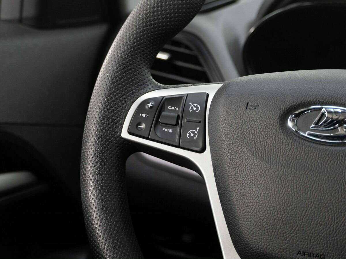 Lada (ВАЗ) Vesta SW, 2020 - Фото №13