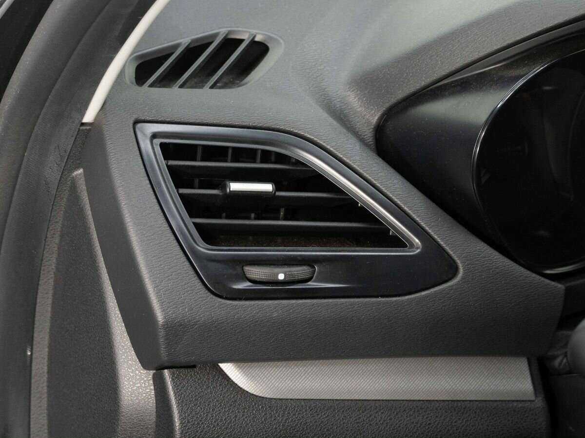 Lada (ВАЗ) Vesta SW, 2020 - Фото №18