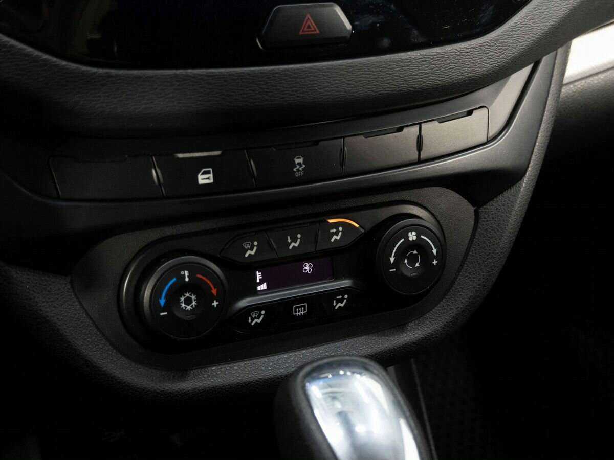 Lada (ВАЗ) Vesta SW, 2020 - Фото №19