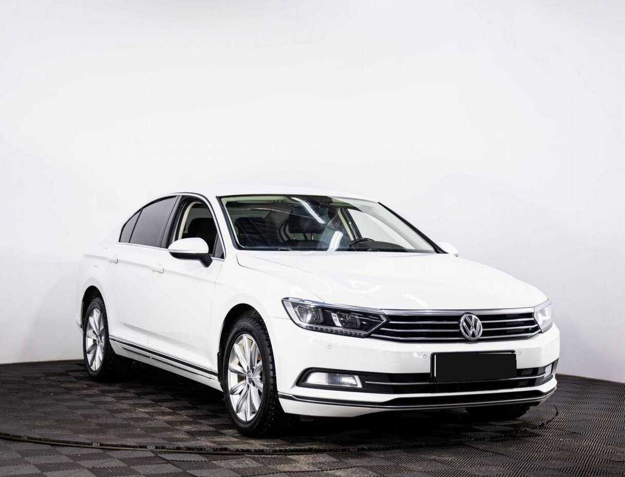 Volkswagen Passat, 2016 - Фото №2