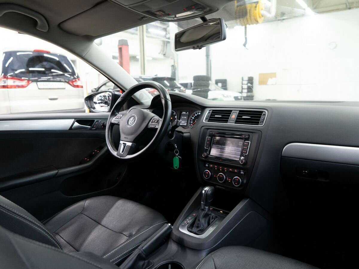 Volkswagen Jetta, 2013 - Фото №17