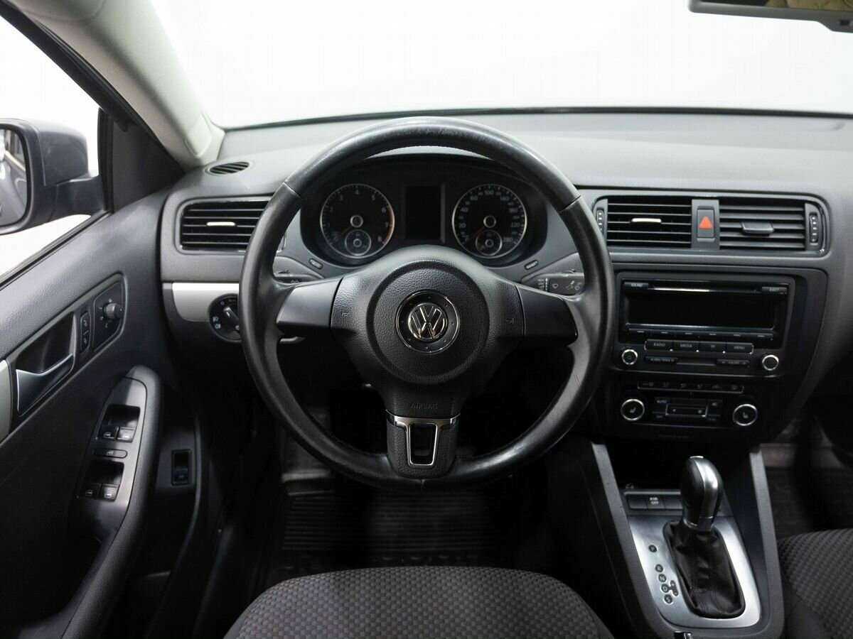 Volkswagen Jetta, 2012 - Фото №11