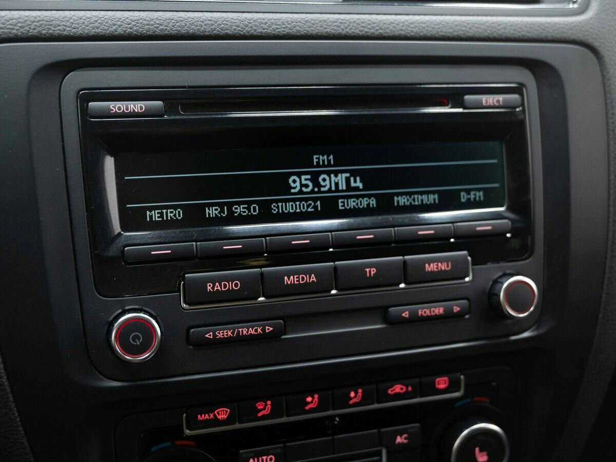 Volkswagen Jetta, 2012 - Фото №15