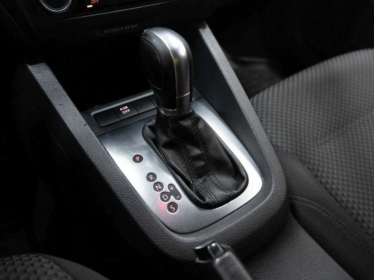 Volkswagen Jetta, 2012 - Фото №17