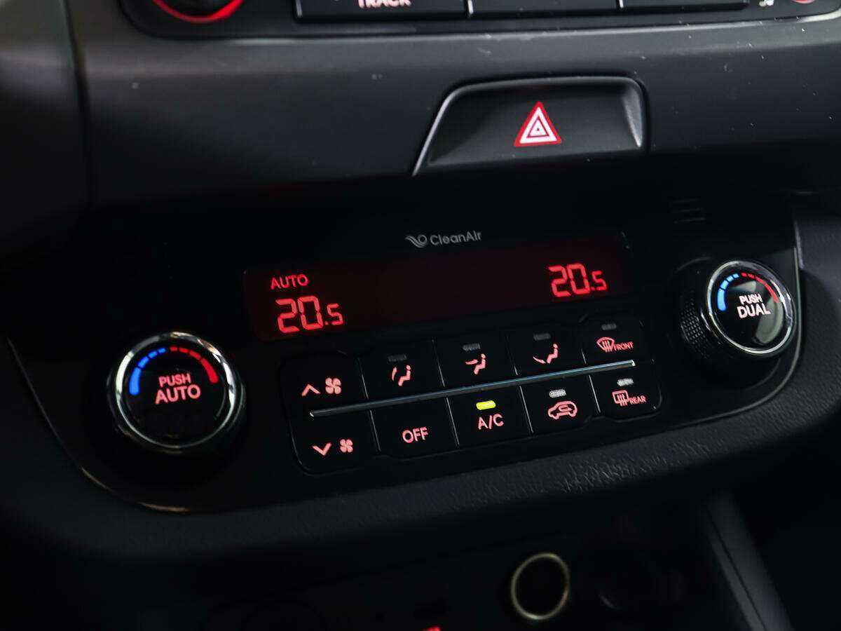 Kia Sportage, 2012 - Фото №18