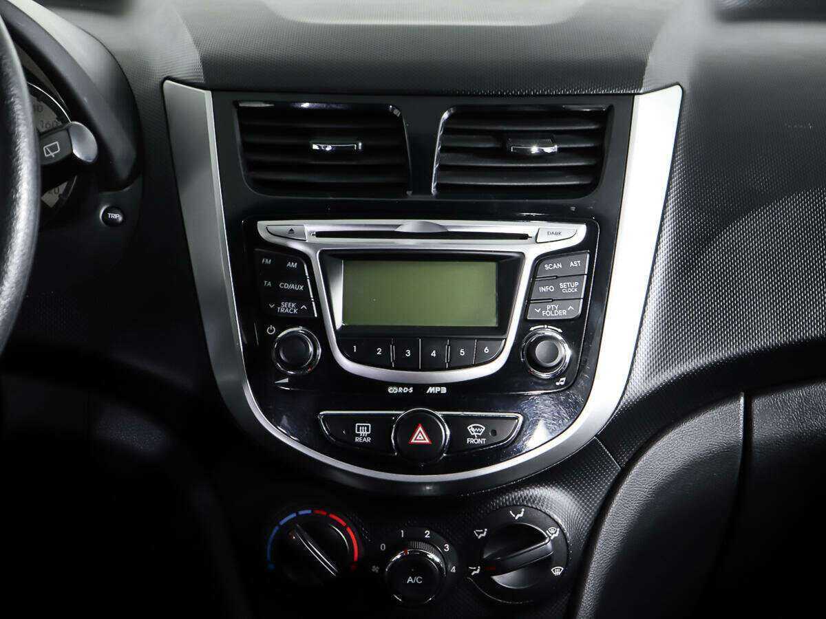 Hyundai Solaris, 2012 - Фото №11