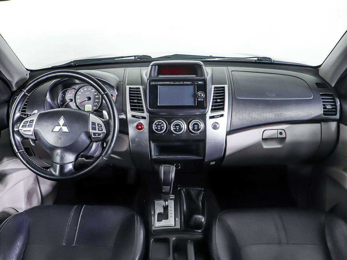 Mitsubishi Pajero Sport, 2014 - Фото №9