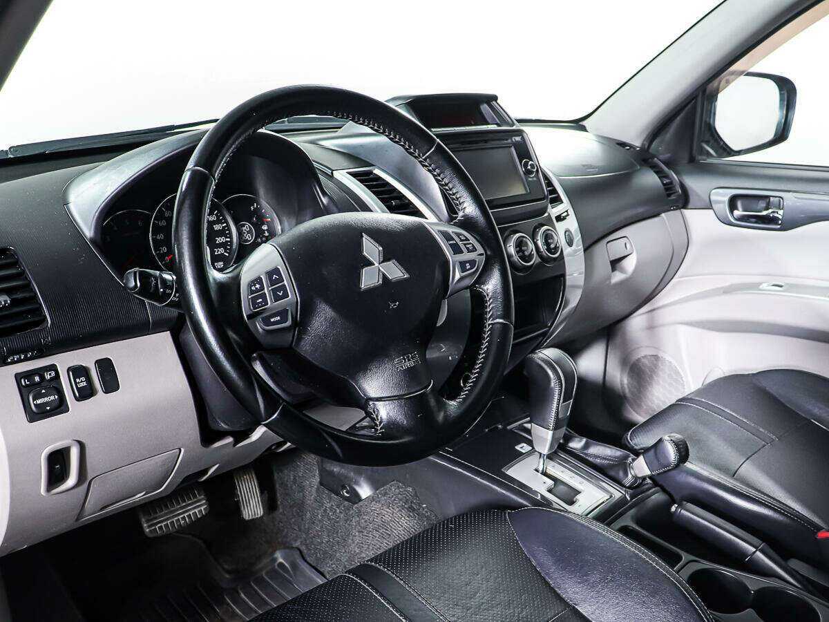Mitsubishi Pajero Sport, 2014 - Фото №11