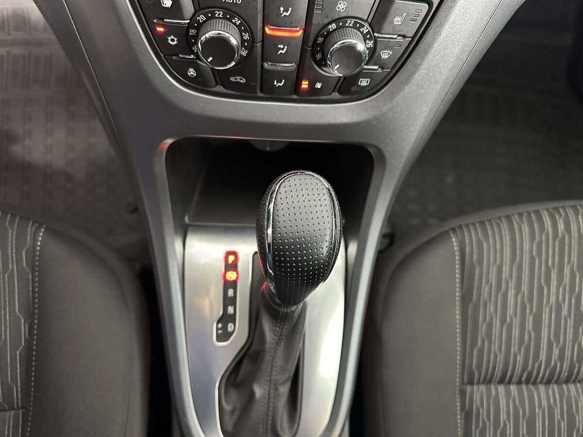 Opel Astra, 2013 - Фото №9