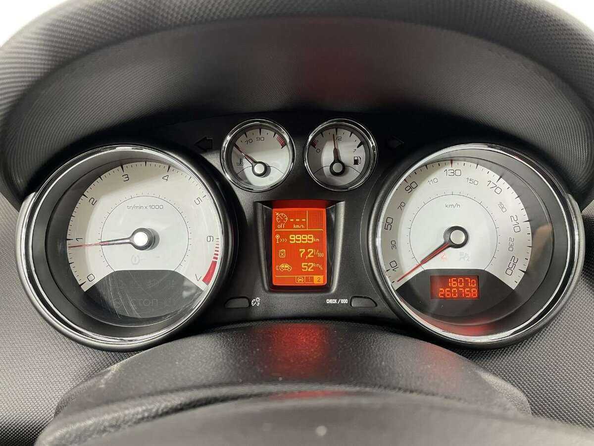 Peugeot 408, 2016 - Фото №10