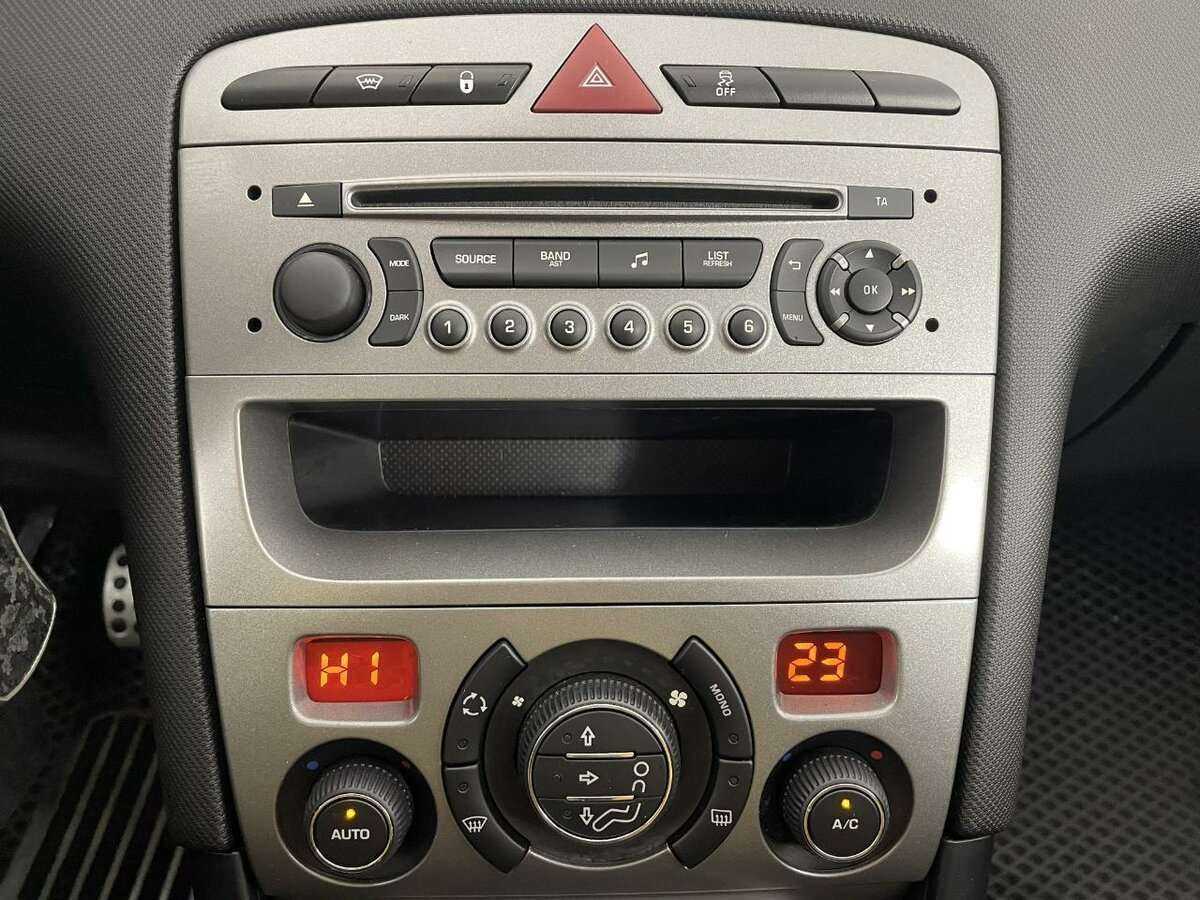 Peugeot 408, 2016 - Фото №11